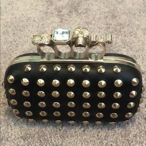 Studded clutch